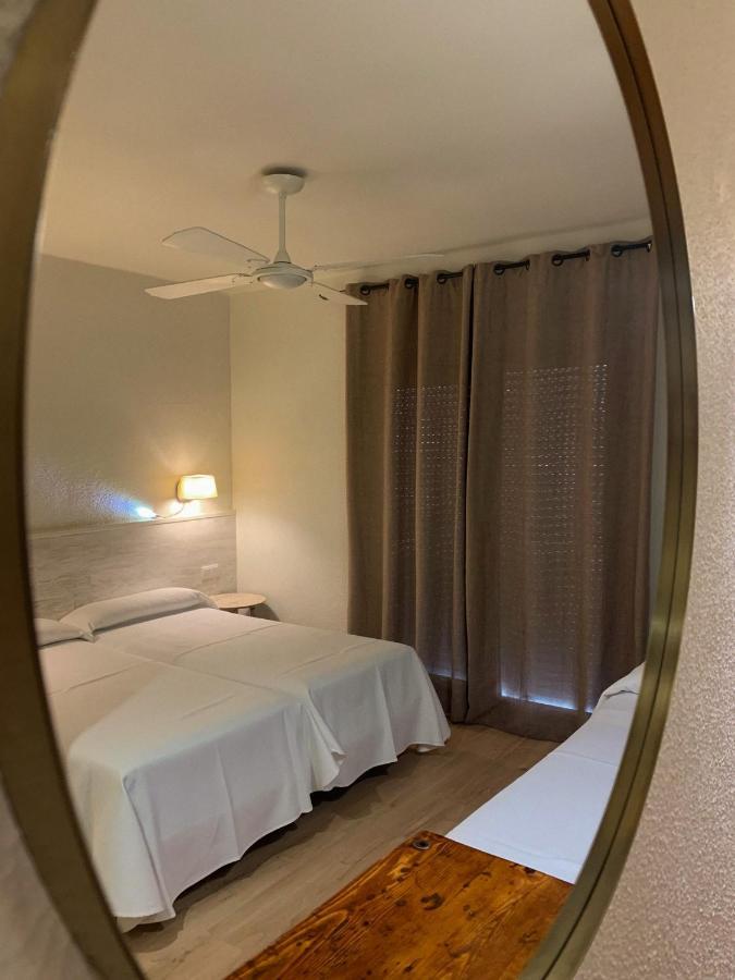 Hotel & Restaurant Figueres Parc Los Hostalets de Llers エクステリア 写真