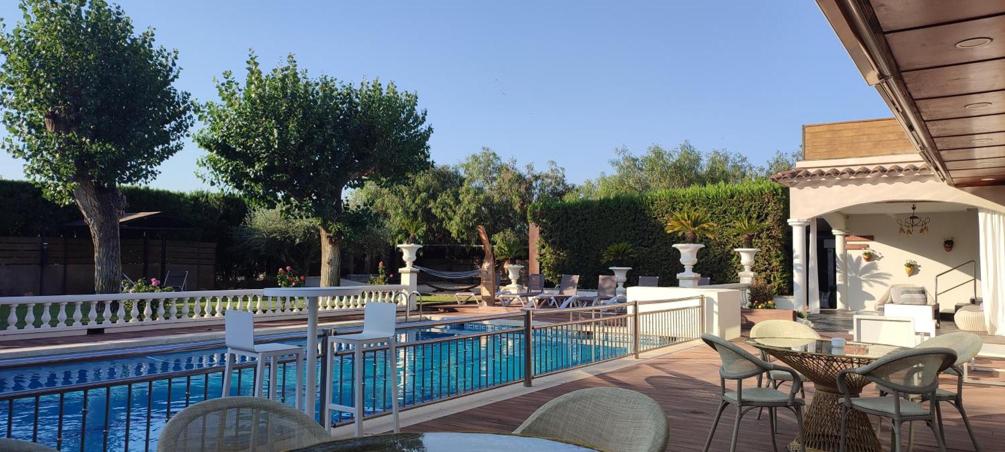Hotel & Restaurant Figueres Parc Los Hostalets de Llers エクステリア 写真