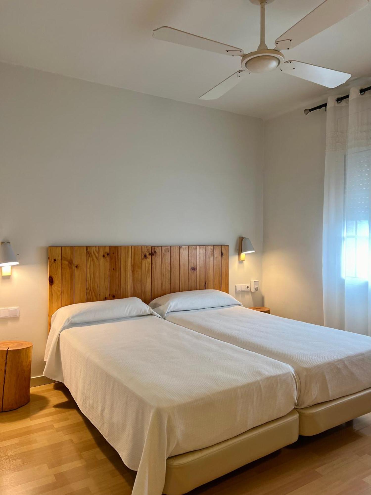 Hotel & Restaurant Figueres Parc Los Hostalets de Llers エクステリア 写真