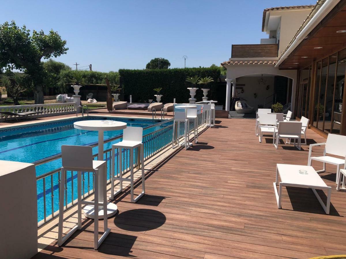 Hotel & Restaurant Figueres Parc Los Hostalets de Llers エクステリア 写真